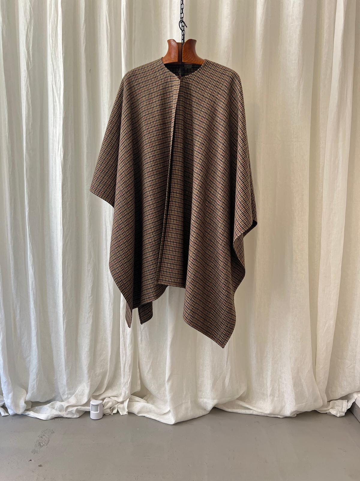 Ted Lapidus Paris Wool Cape – Houndstooth Check – Preloved