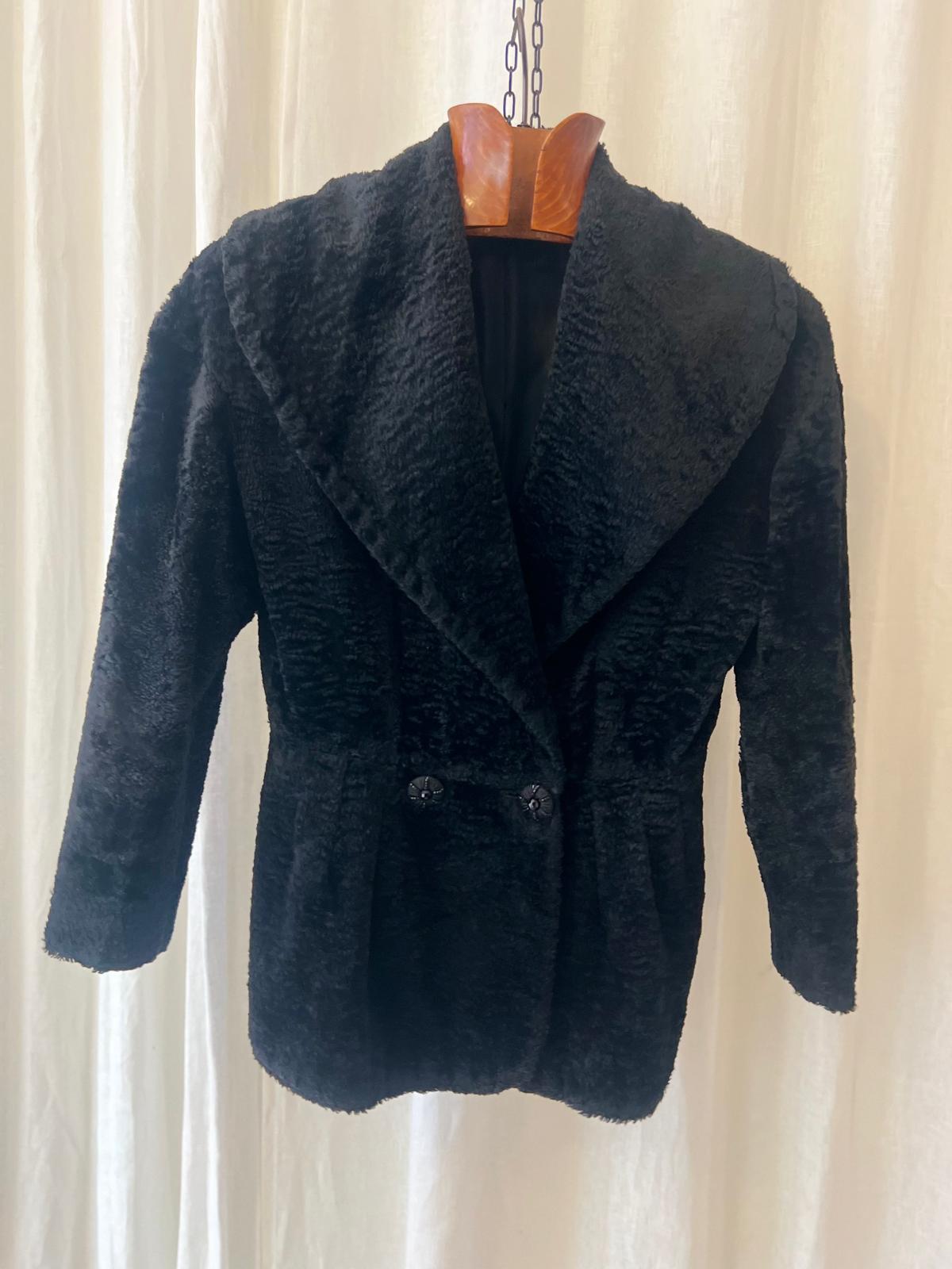 Pianoforte di MaxMara – Black Textured Plush Jacket with Sculpted Buttons