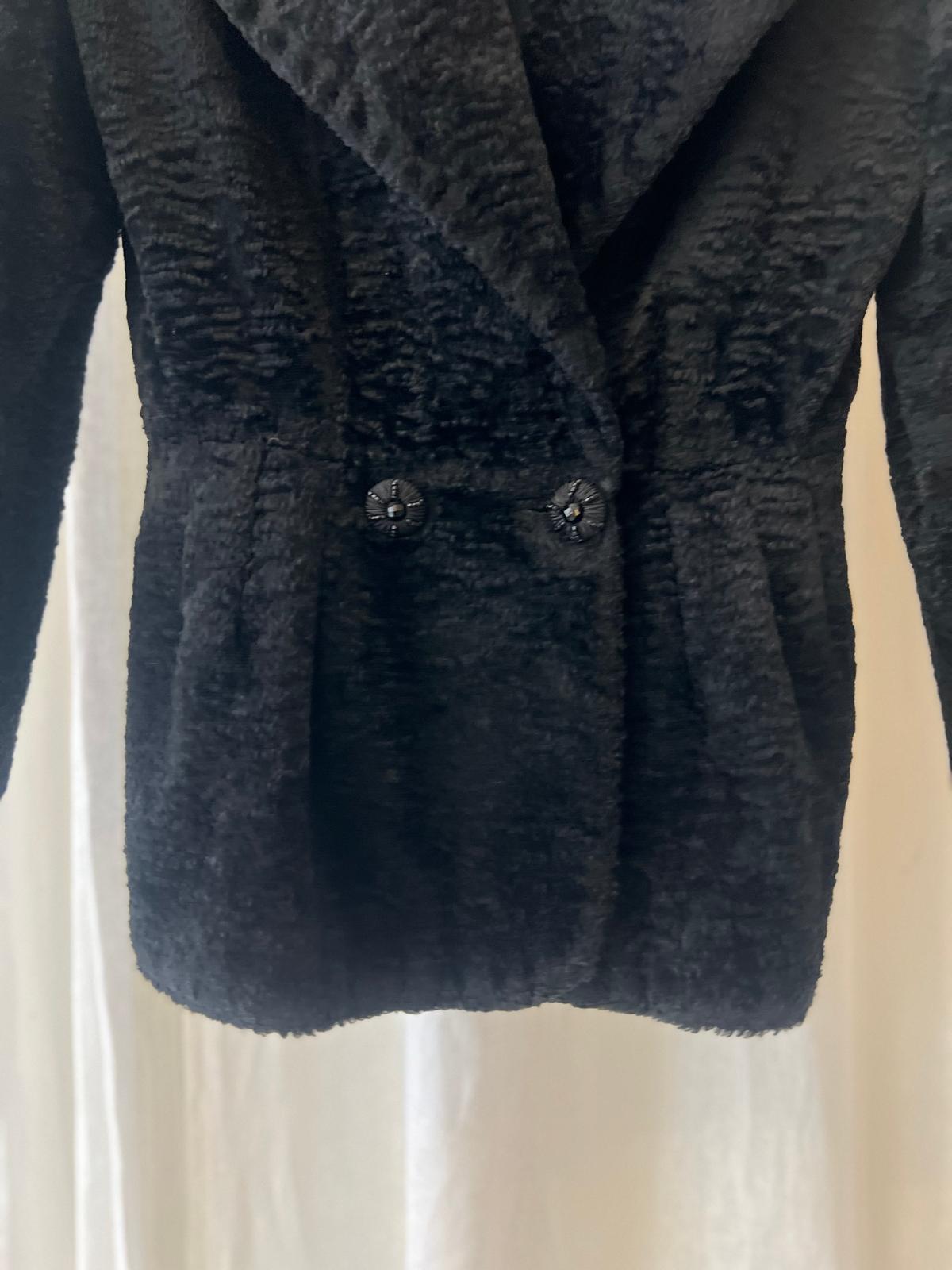 Pianoforte di MaxMara – Black Textured Plush Jacket with Sculpted Buttons