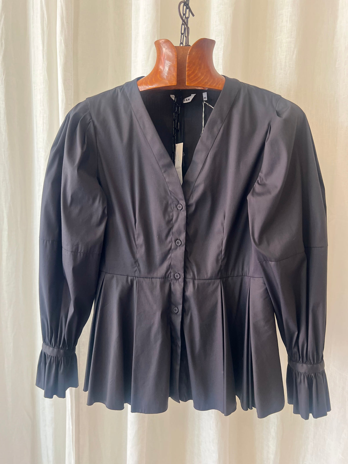 CALIBAN — Sculpted Peplum Blouse