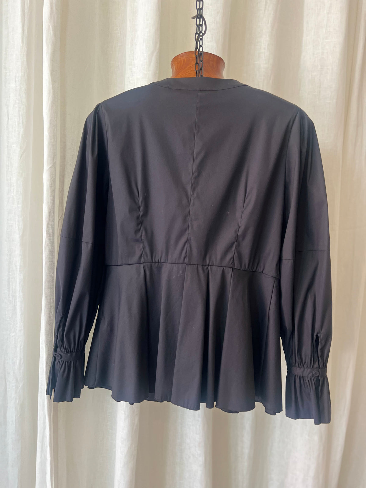CALIBAN — Sculpted Peplum Blouse
