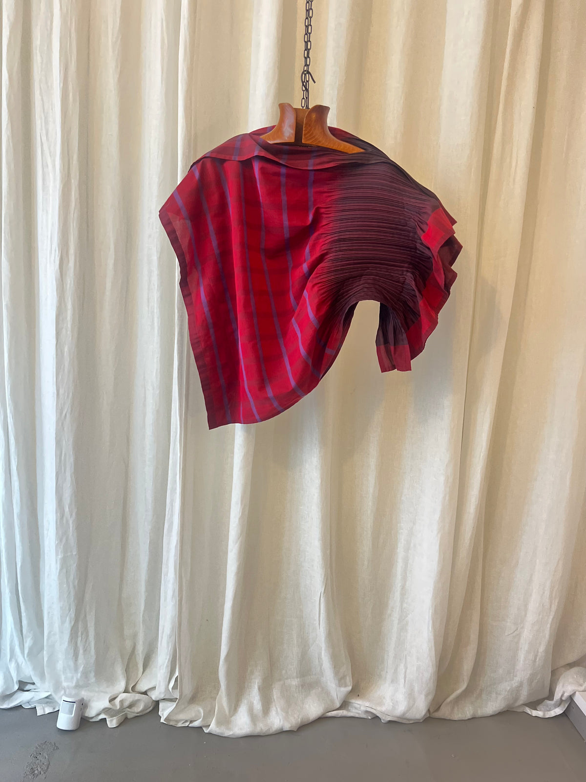 ISSEY MIYAKE FÊTE — AW2007 Asymmetric Pleated Top