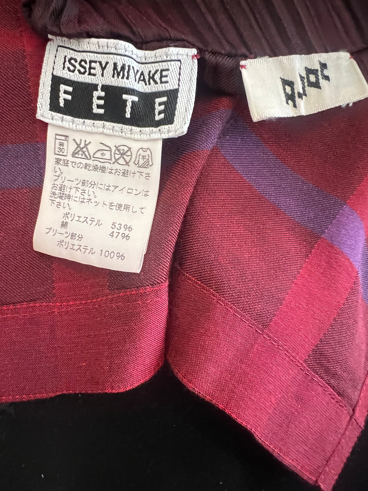ISSEY MIYAKE FÊTE — AW2007 Asymmetric Pleated Top