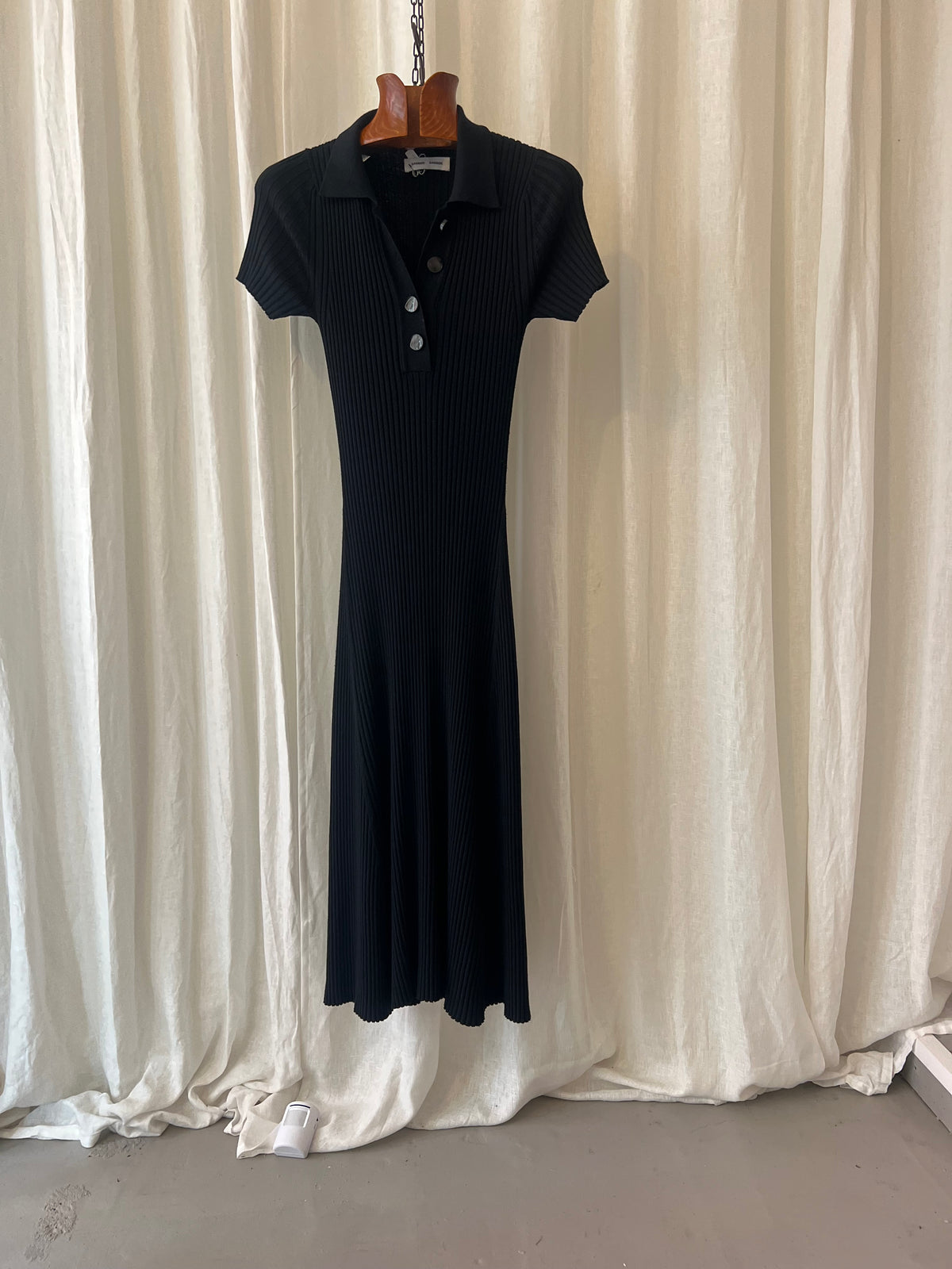 Samsøe Samsøe Ribbed Polo Midi Dress – Black